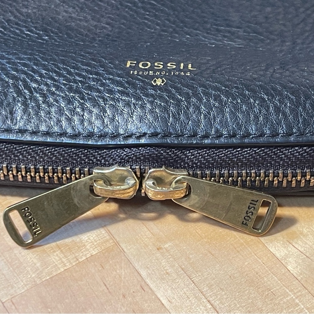 Fossil Crossbody Black Leather Bag - Picture 7 of 14